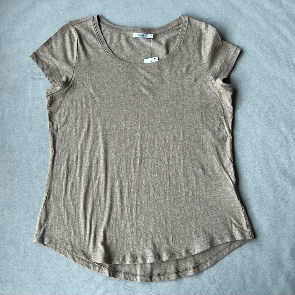 Ricki’s ~ Basic Tee ~ Women’s Size Large ~ New With Tags!